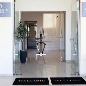 Gate Airport Отель Салоники